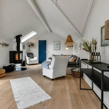 Bv314-blavand-harestien-6 Blåvand