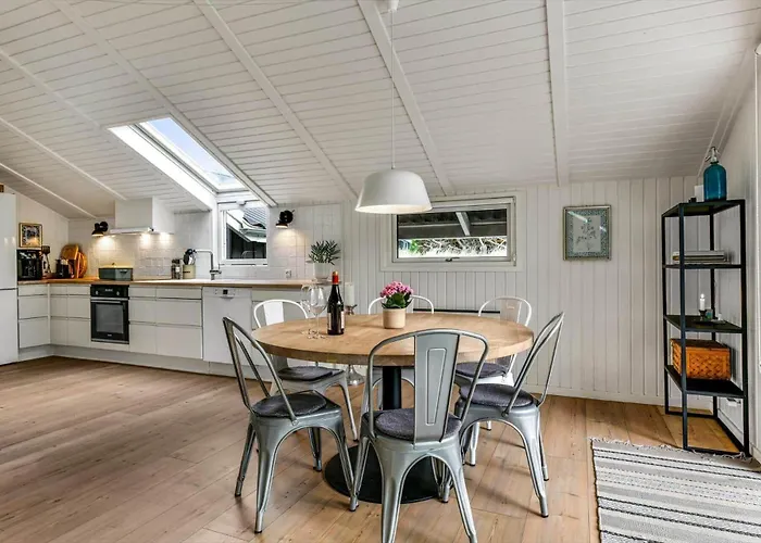 Bv314-blavand-harestien-6 Blåvand