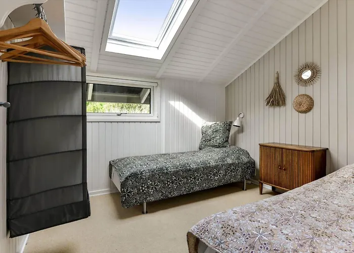 Bv314-blavand-harestien-6 Blåvand