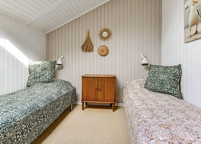 Bv314-blavand-harestien-6 * Blåvand