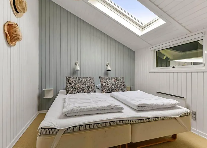 Bv314-blavand-harestien-6 Blåvand